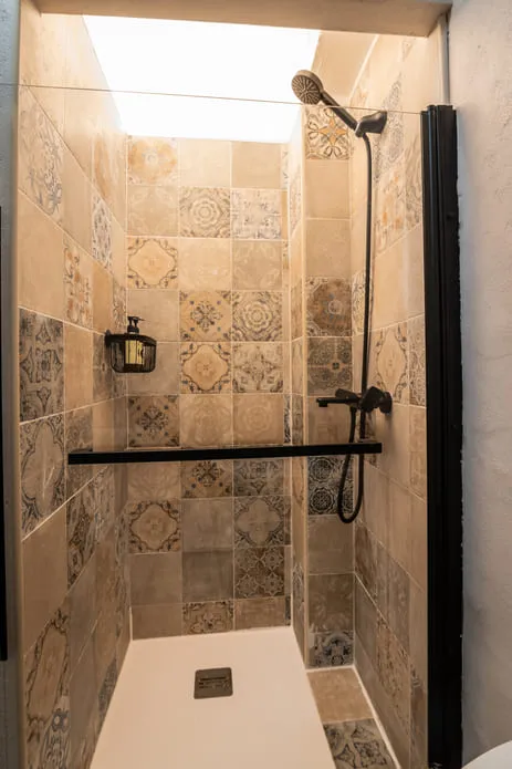 Room-1-armonia-baño-ducha