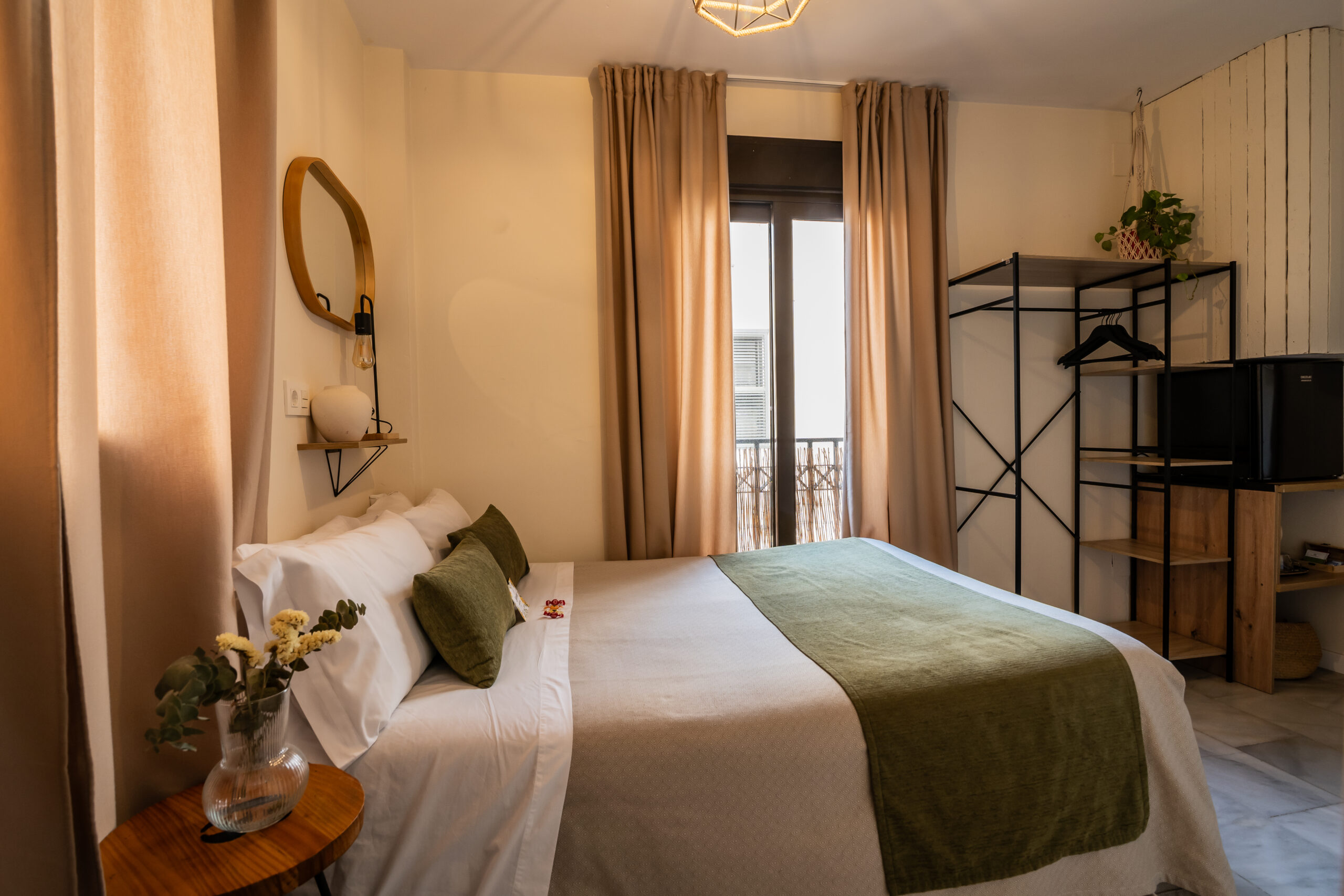 Room-0-luz-vista-balcon2