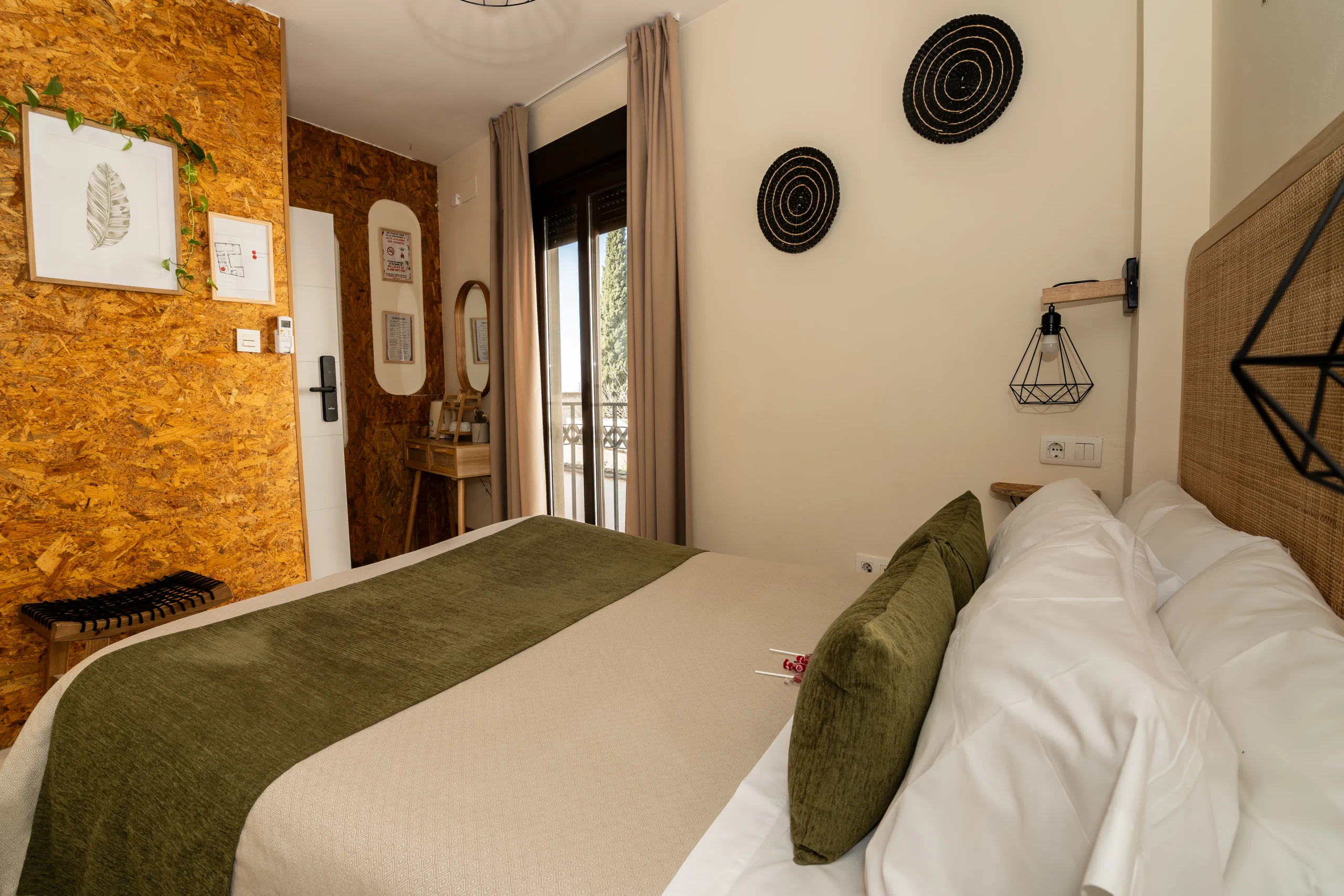 Room-8-arena-cama (2)